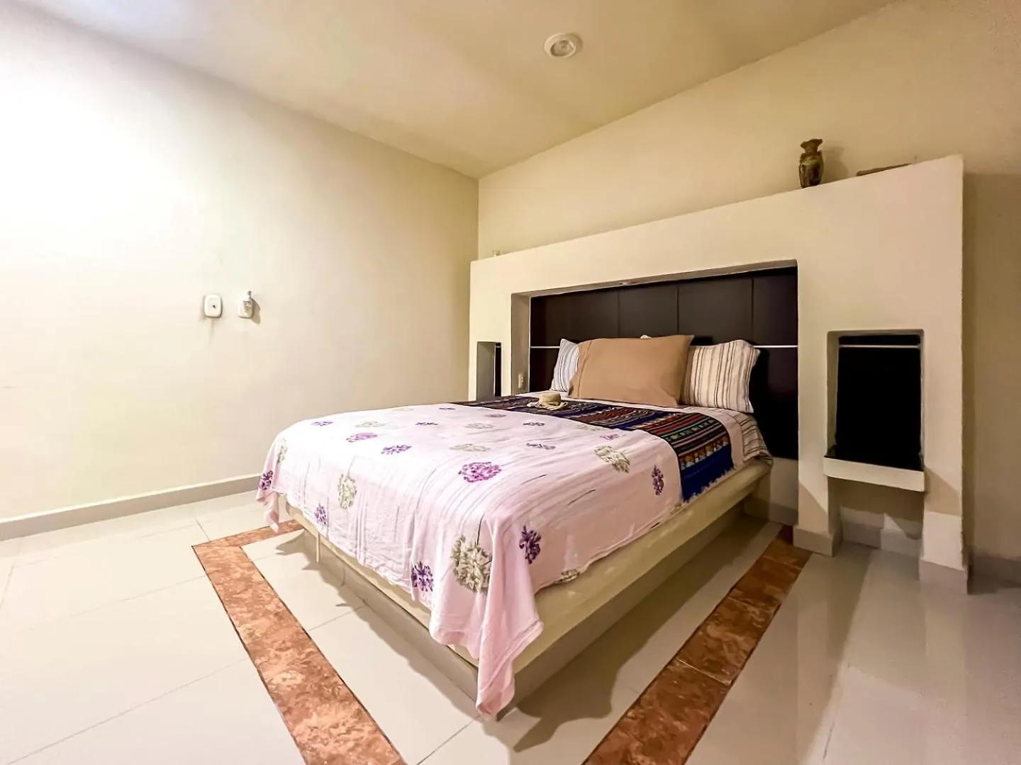 New Cancun Oasis Sunsets & Comfort Near The Beach Apartment