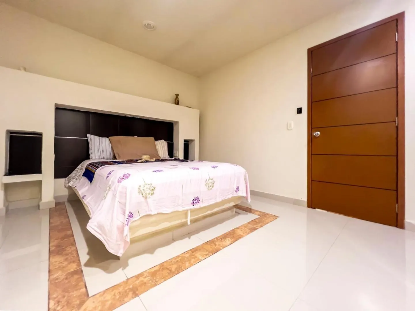 New Cancun Oasis Sunsets & Comfort Near The Beach Apartment