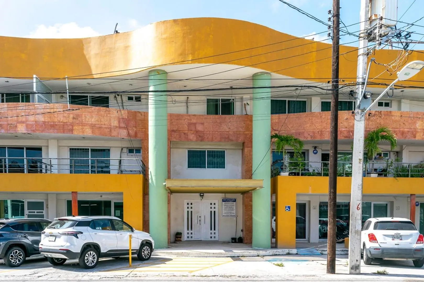 New Cancun Oasis Sunsets & Comfort Near The Beach Apartment